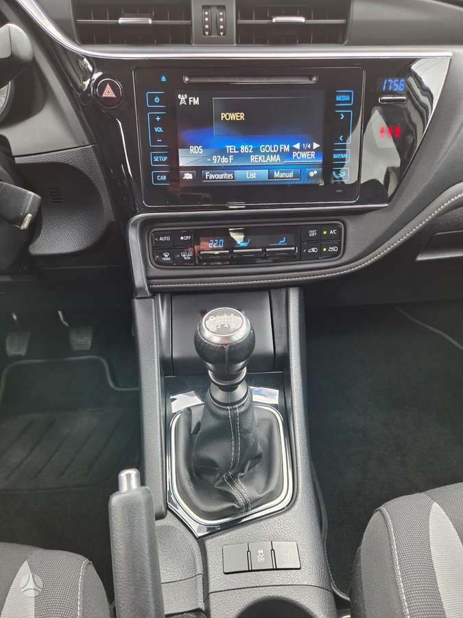 Toyota Auris - 11