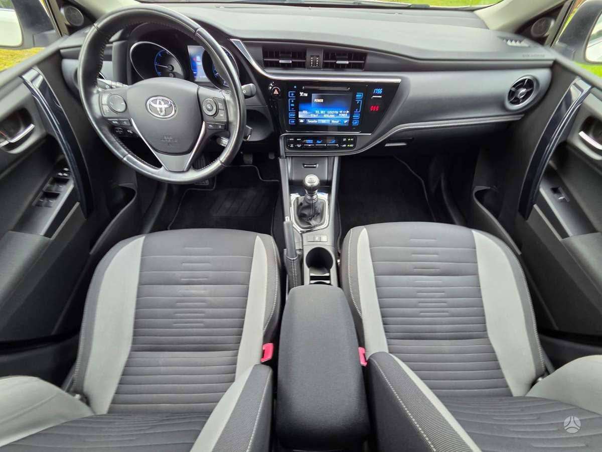Toyota Auris - 12
