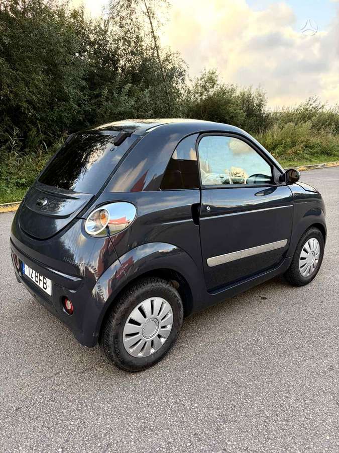 Microcar DUE, 0.5 l., Хэтчбек