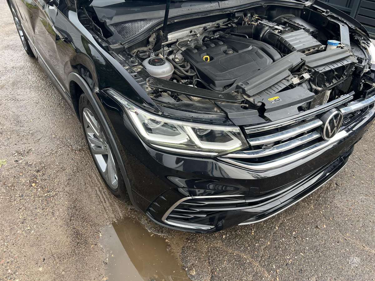 Volkswagen Tiguan - 11