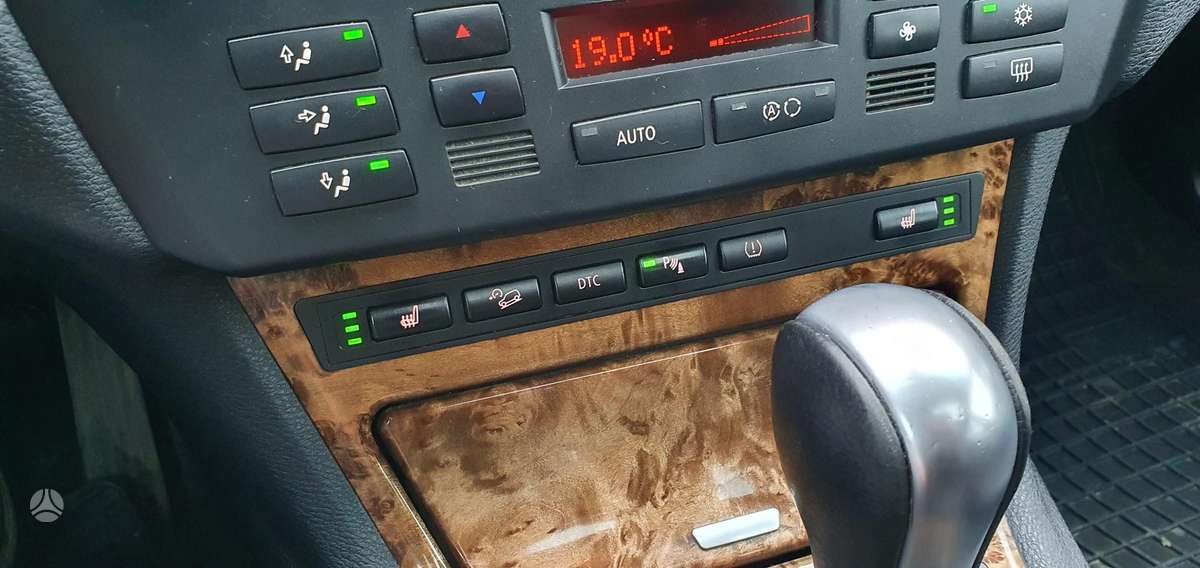 BMW X3, off-road / crossover