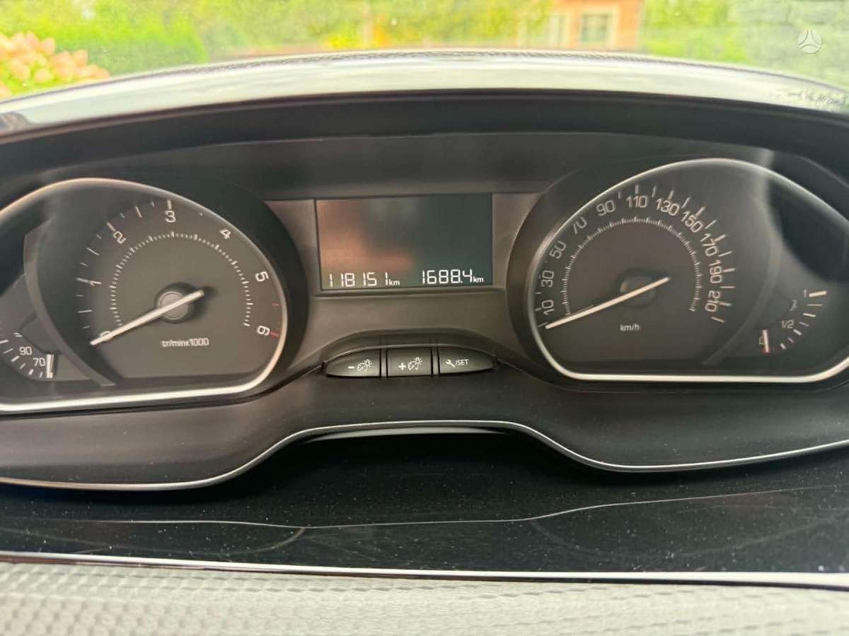 Peugeot 2008 - 7
