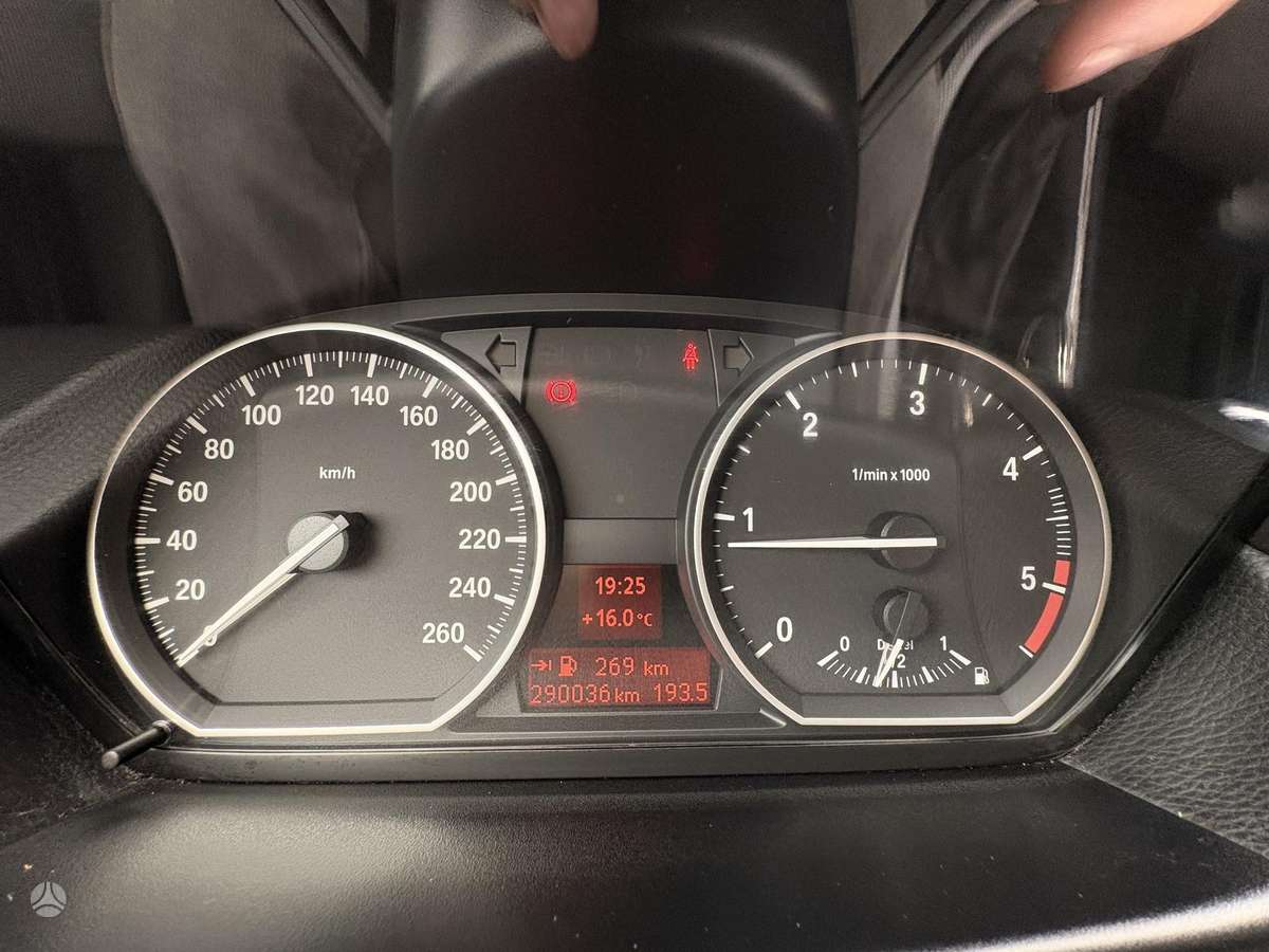 BMW 120, 2.0 l., hatchback