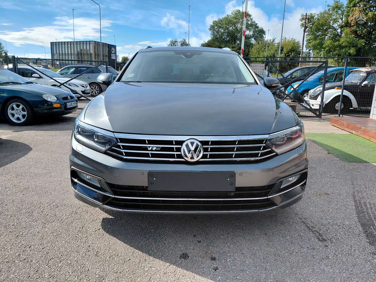 Volkswagen Passat - 4