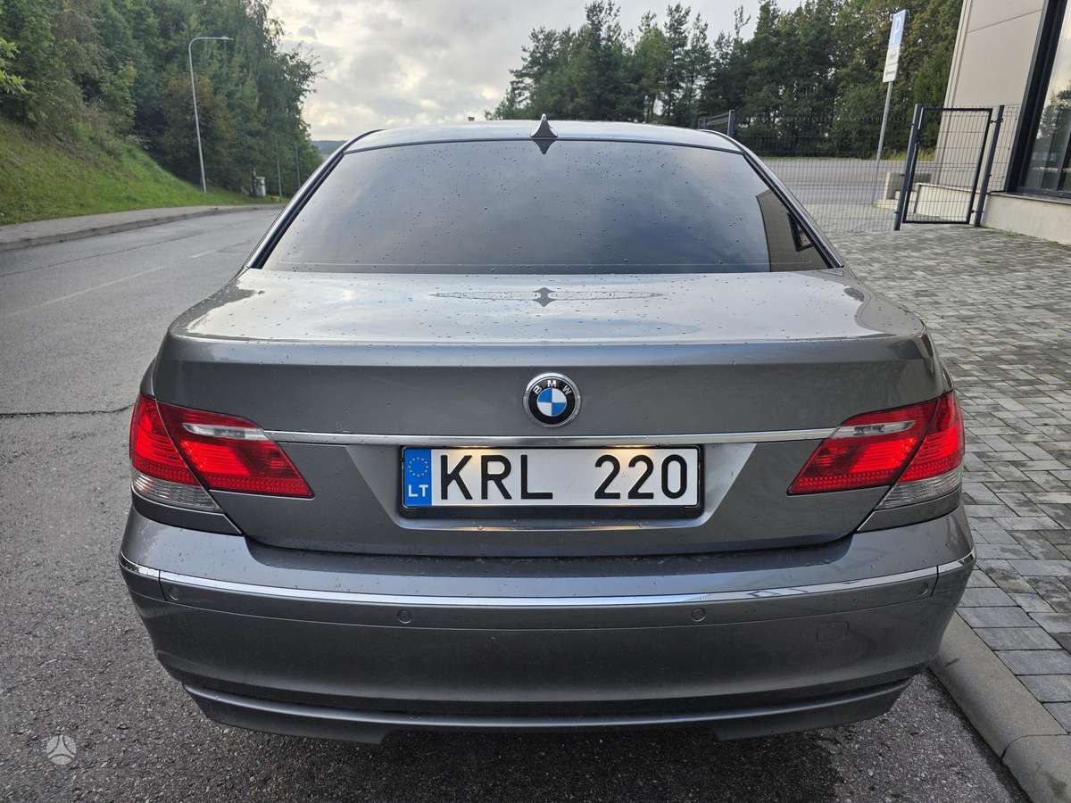 BMW 745, 4.4 l., Седан