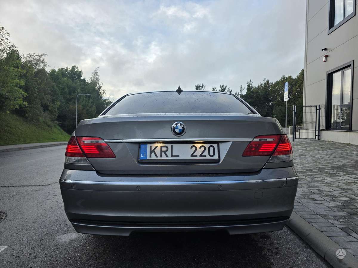 BMW 745, 4.4 l., Седан