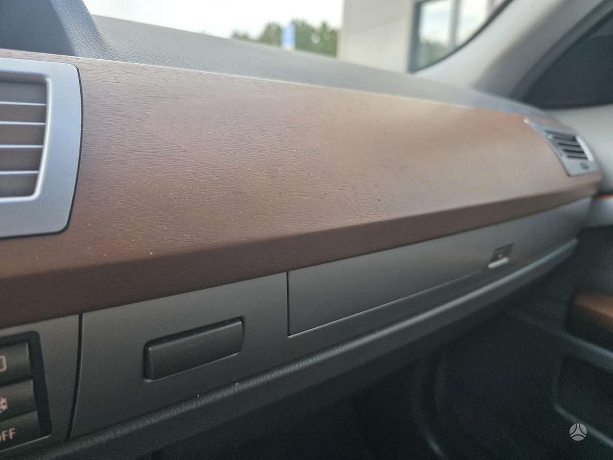BMW 745, 4.4 l., Седан