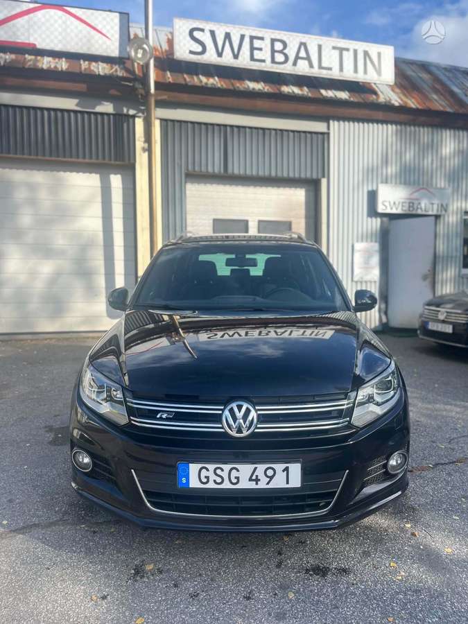 Volkswagen Tiguan - 1