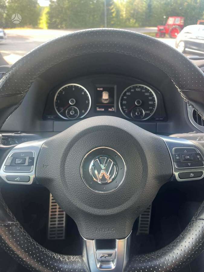 Volkswagen Tiguan - 9