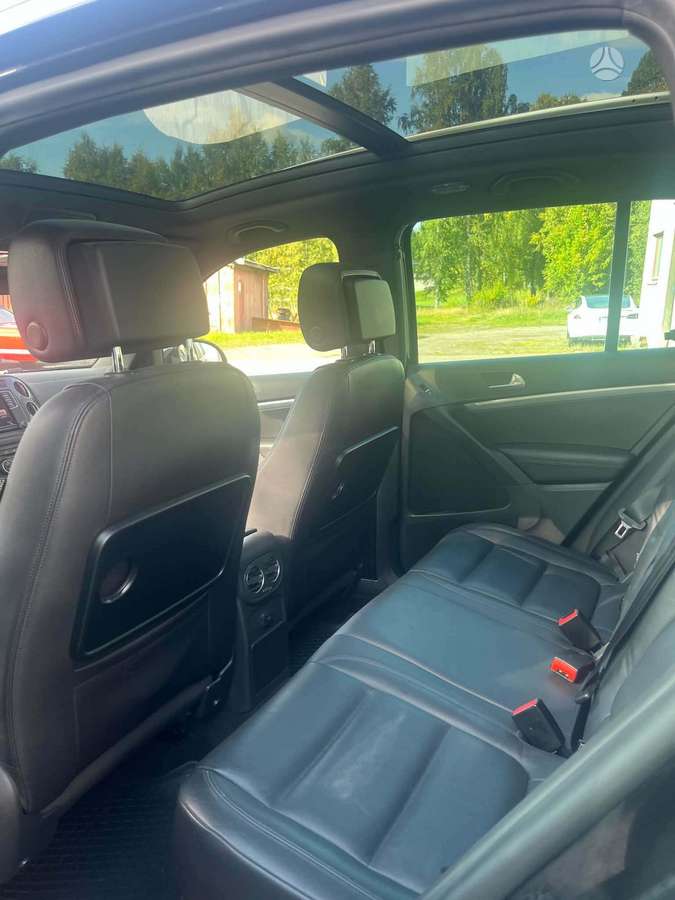 Volkswagen Tiguan - 10