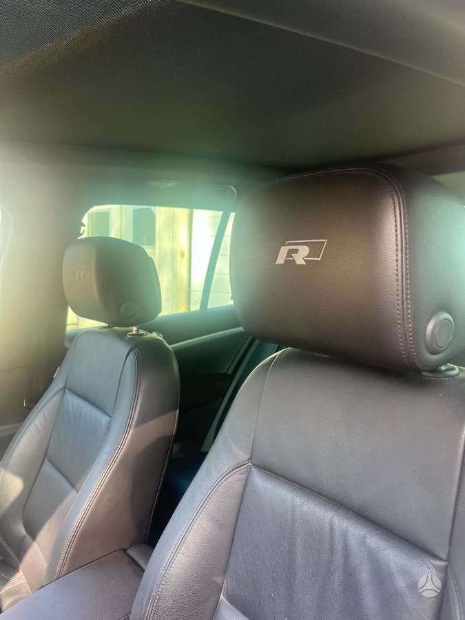 Volkswagen Tiguan - 11