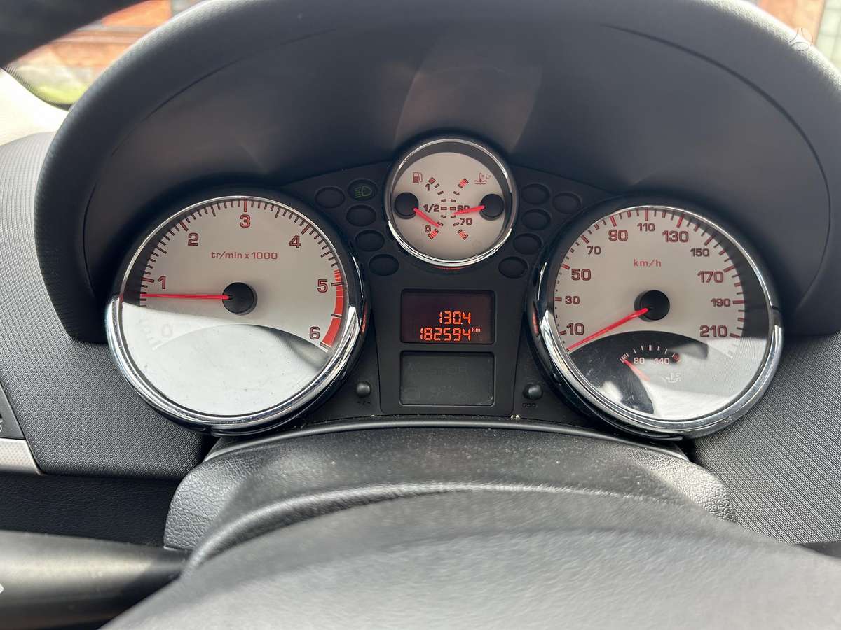 Peugeot 207 - 11