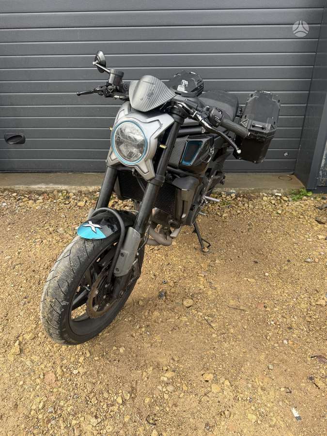 CFMOTO 700CL-X HERITAGE 700cc, street / classic