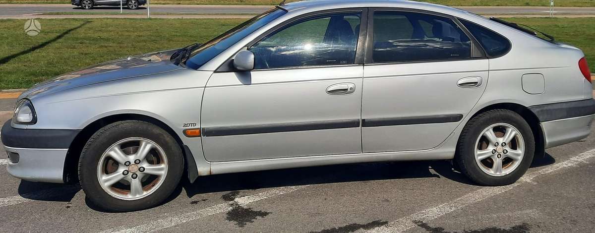 Toyota Avensis - 2