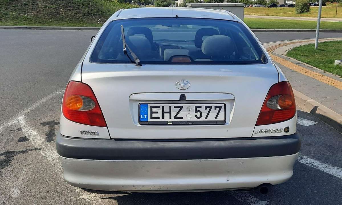 Toyota Avensis - 5