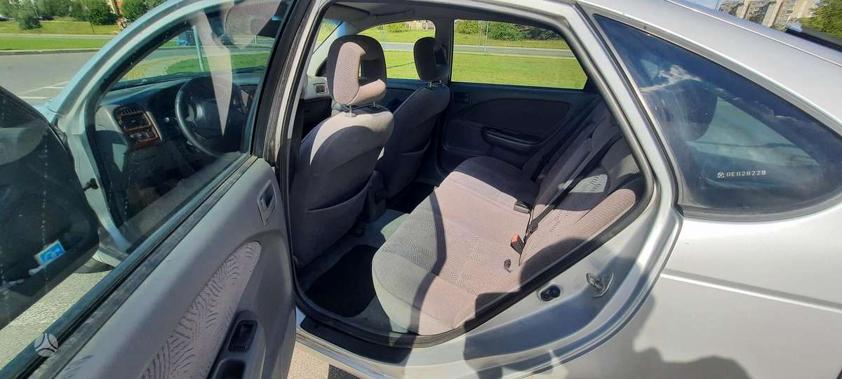Toyota Avensis - 8