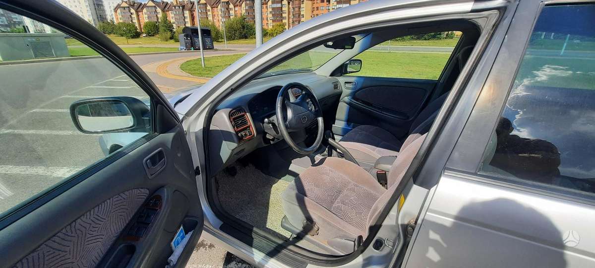 Toyota Avensis - 9