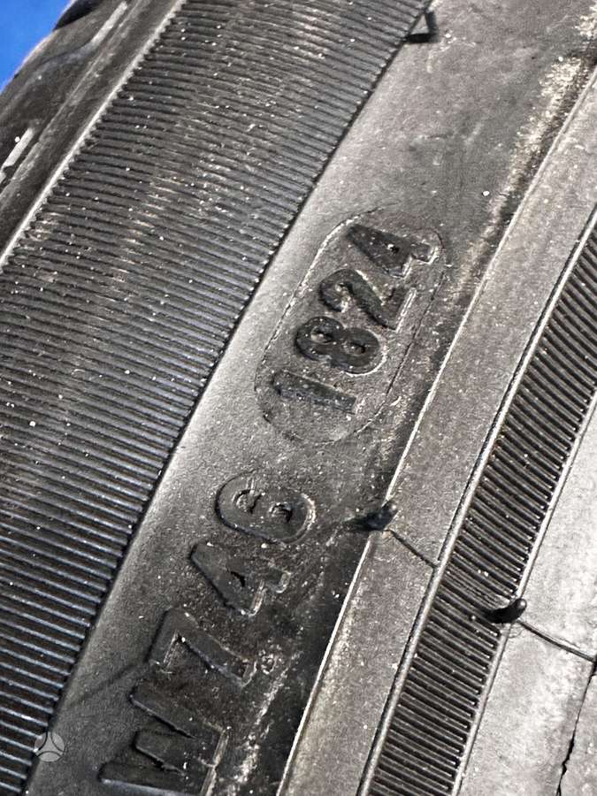 Pirelli, winter 305/35 R21