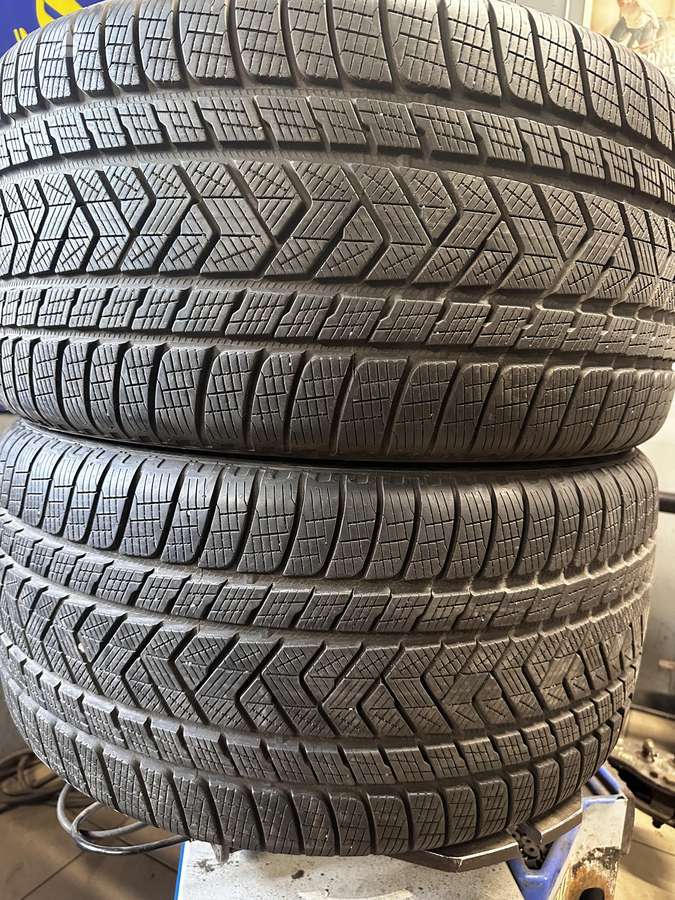 Pirelli, winter 305/35 R21