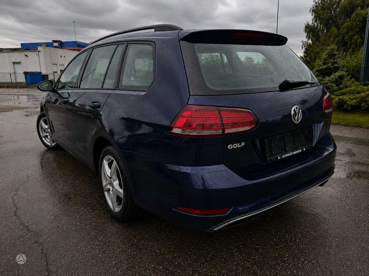 Volkswagen Golf - 5