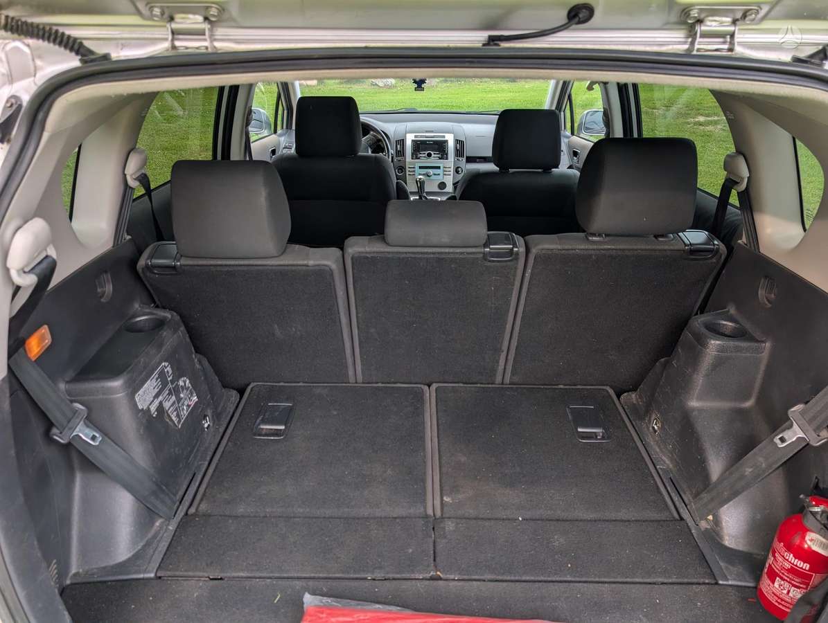 Toyota Corolla Verso - 9