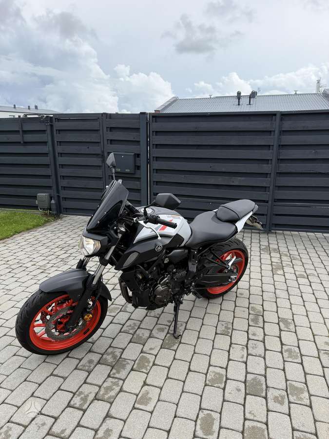 Yamaha MT 07 700cc, street / classic