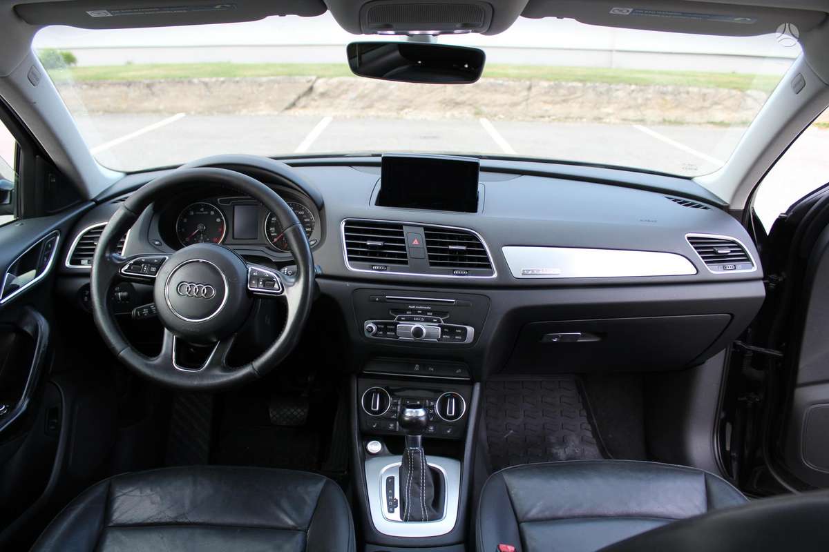 Audi Q3, 2.0 l., Внедорожник / Кроссовер