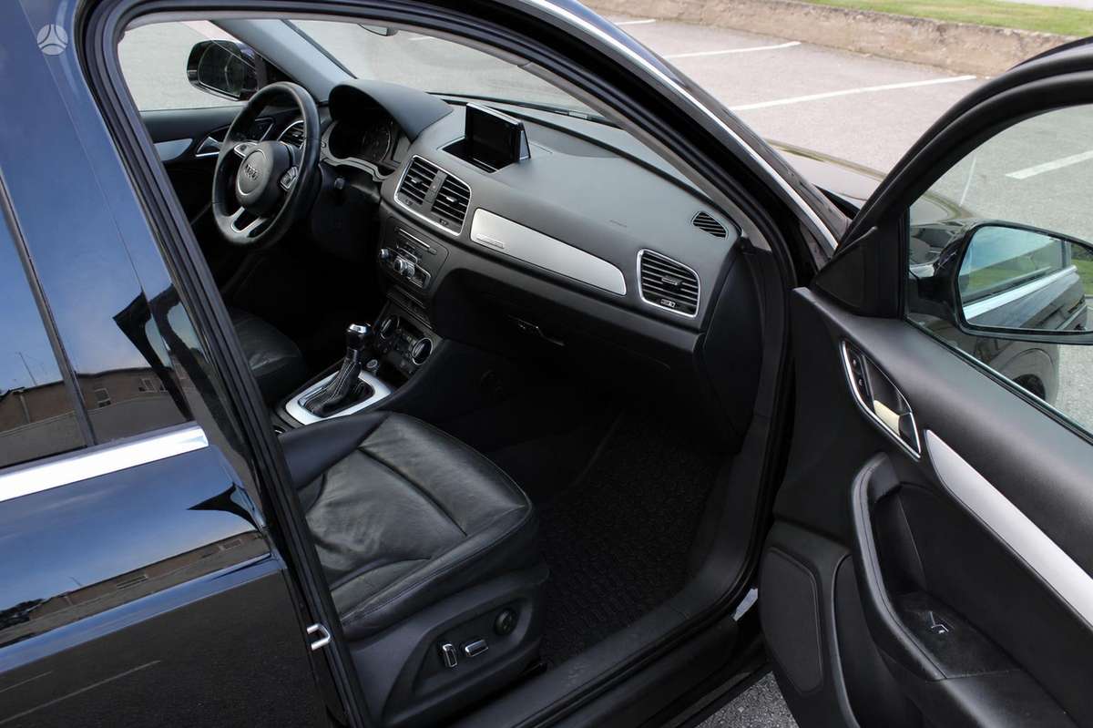 Audi Q3, 2.0 l., Внедорожник / Кроссовер