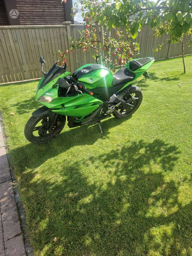 Yamaha YZF 125cc, superbikes
