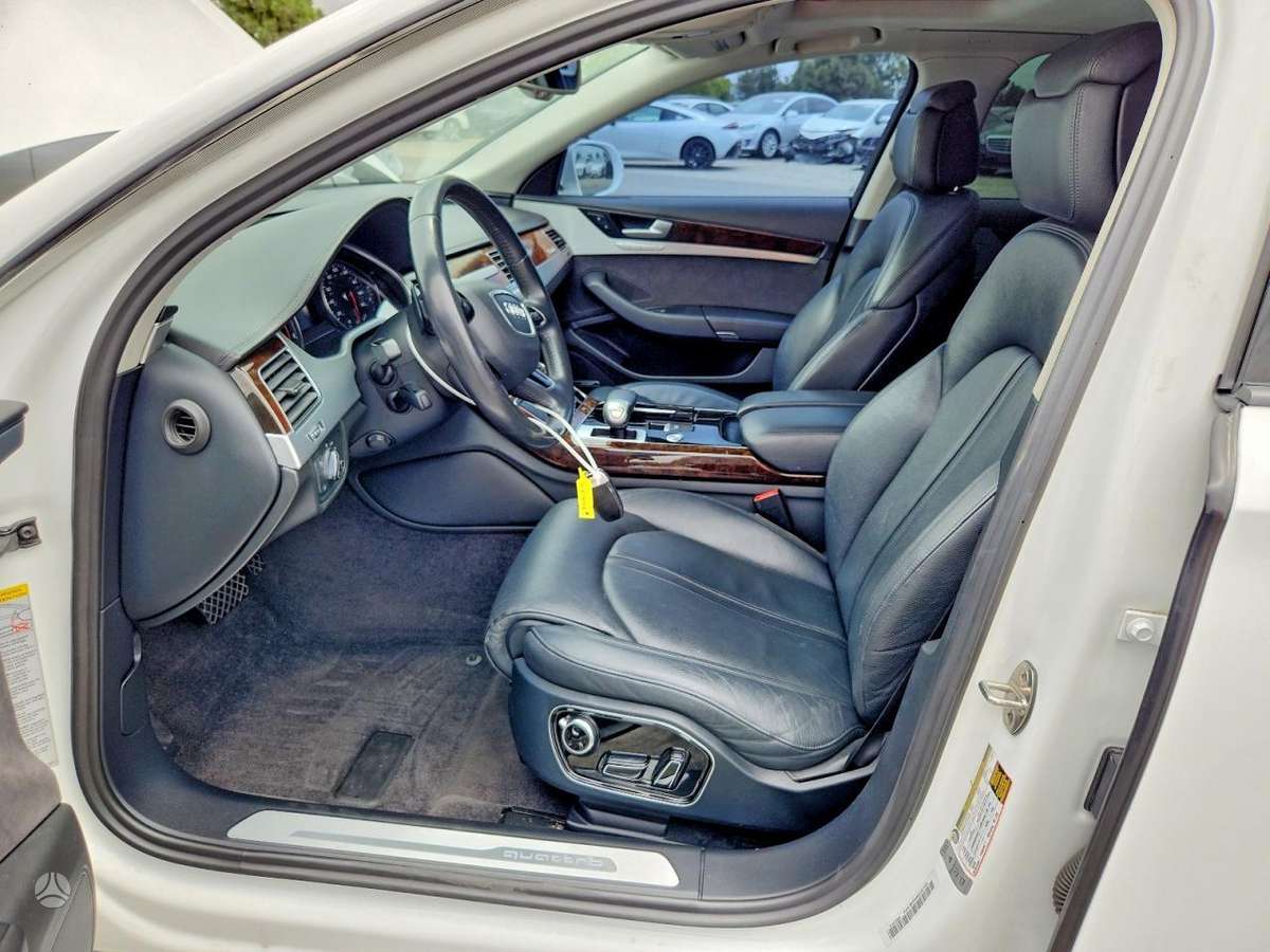 Audi A8, 3.0 l., Седан