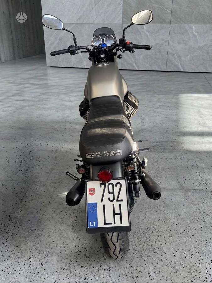 Moto Guzzi V7 750cc, street / classic