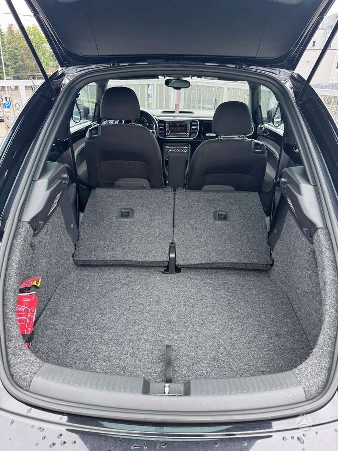 Volkswagen Beetle, 1.6 l., hatchback