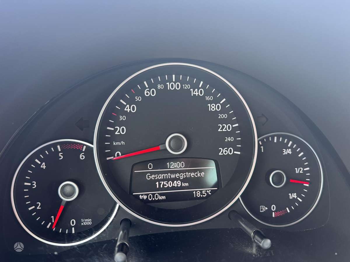 Volkswagen Beetle, 1.6 l., hatchback