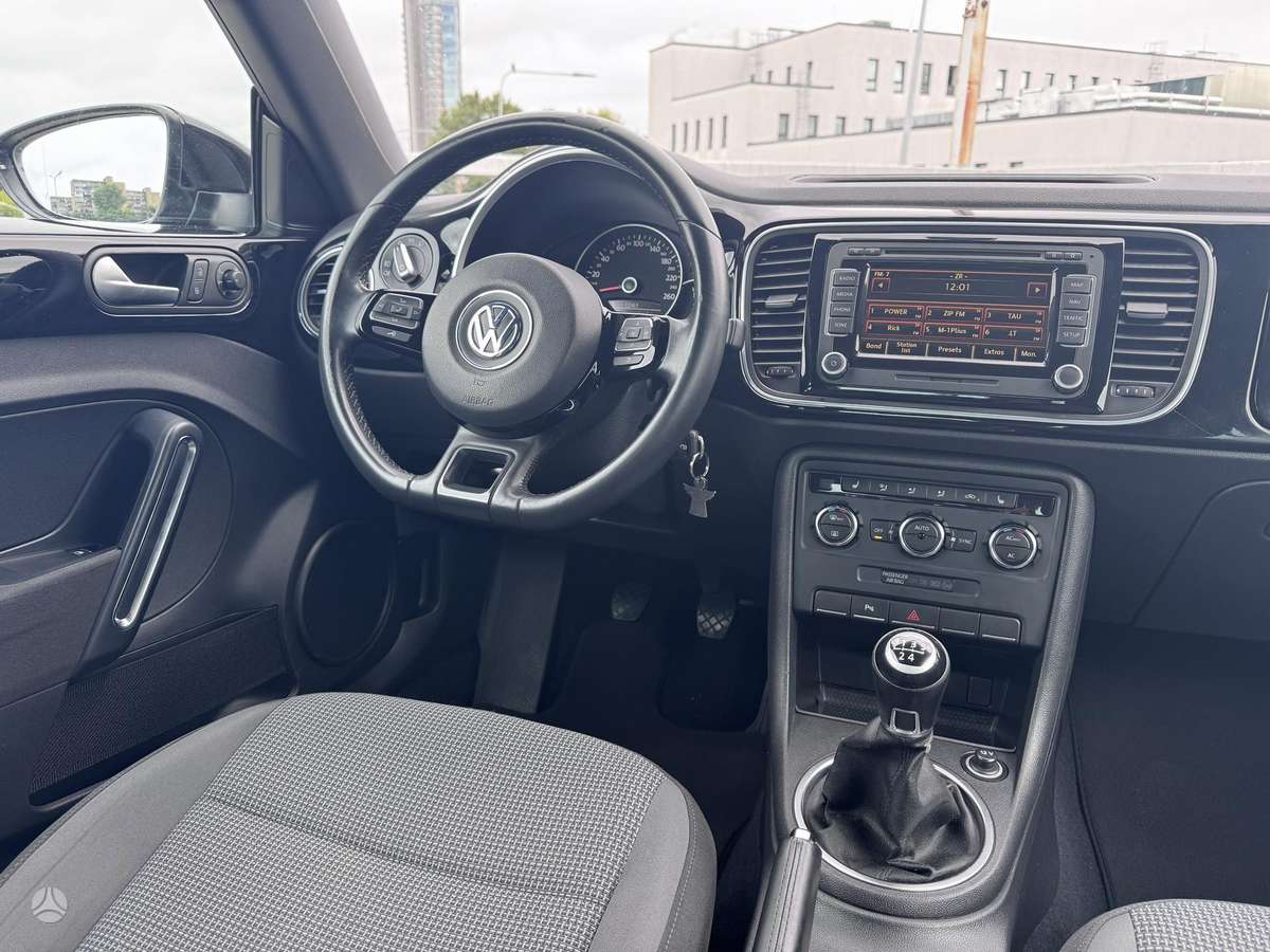 Volkswagen Beetle, 1.6 l., hatchback