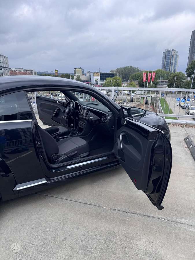Volkswagen Beetle, 1.6 l., hatchback