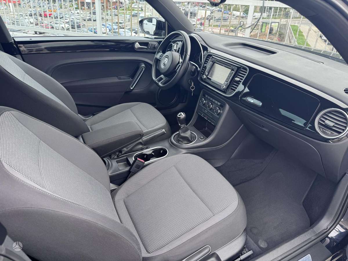Volkswagen Beetle, 1.6 l., hatchback