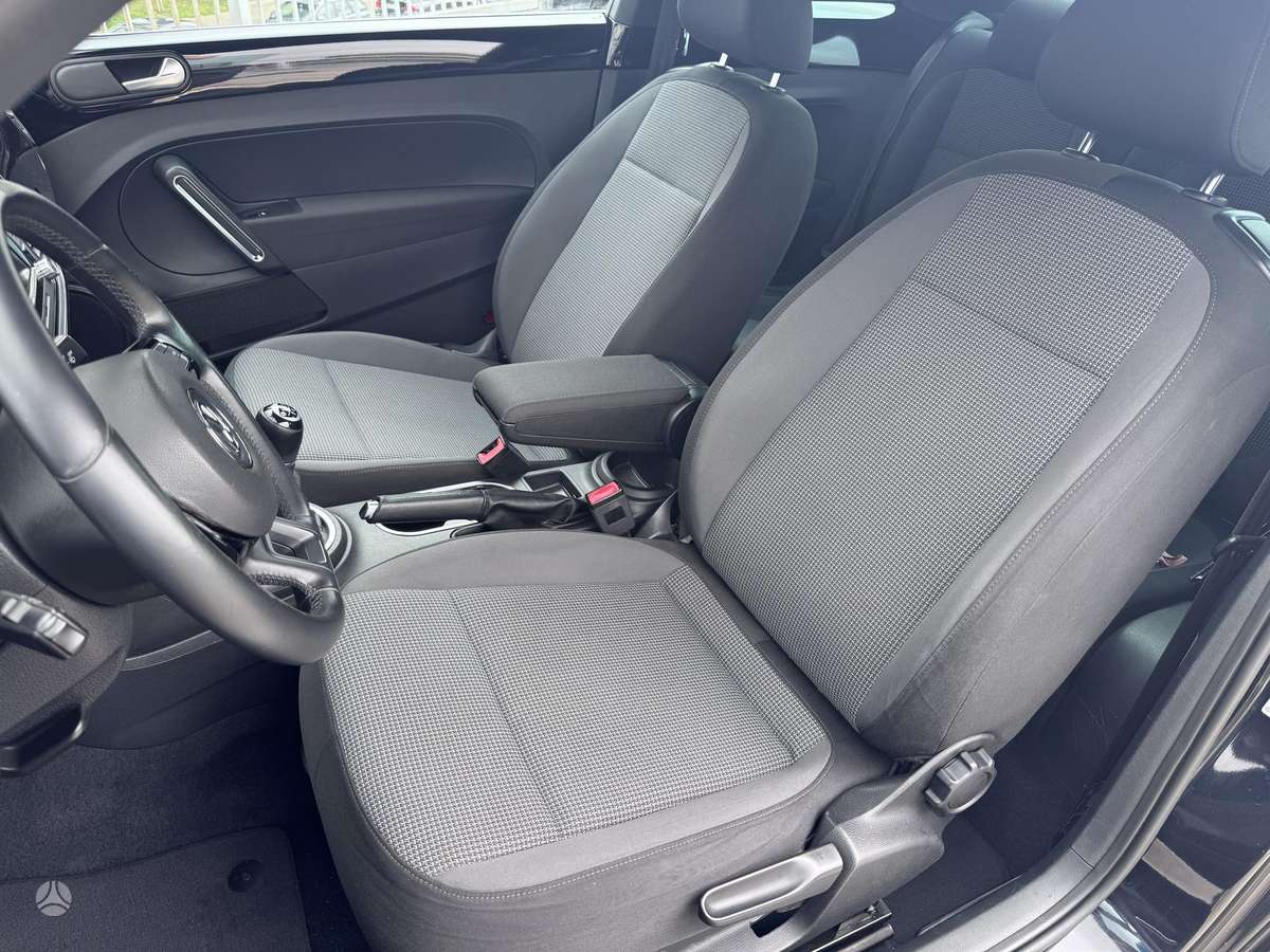 Volkswagen Beetle, 1.6 l., hatchback