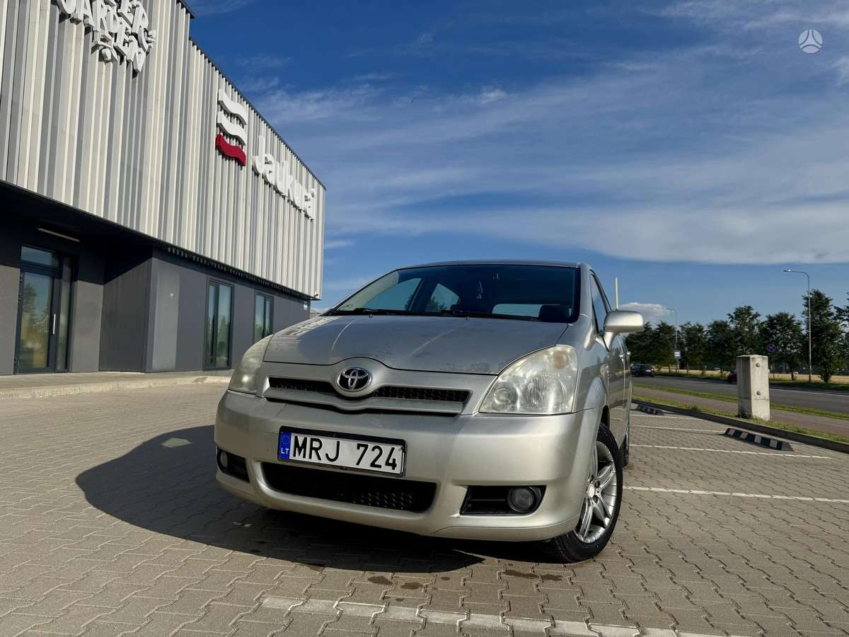 Toyota Corolla Verso - 1