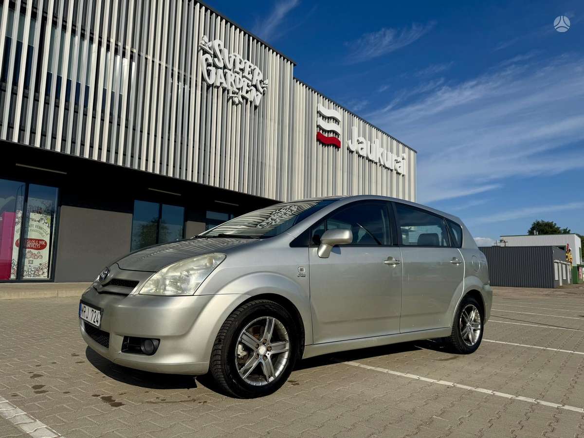 Toyota Corolla Verso - 2