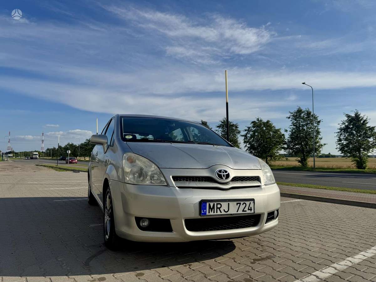 Toyota Corolla Verso - 3