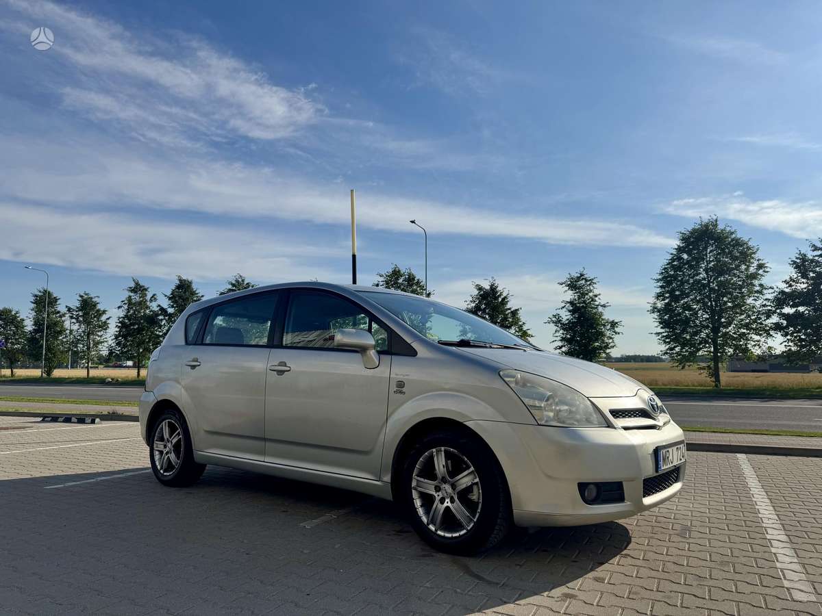 Toyota Corolla Verso - 4