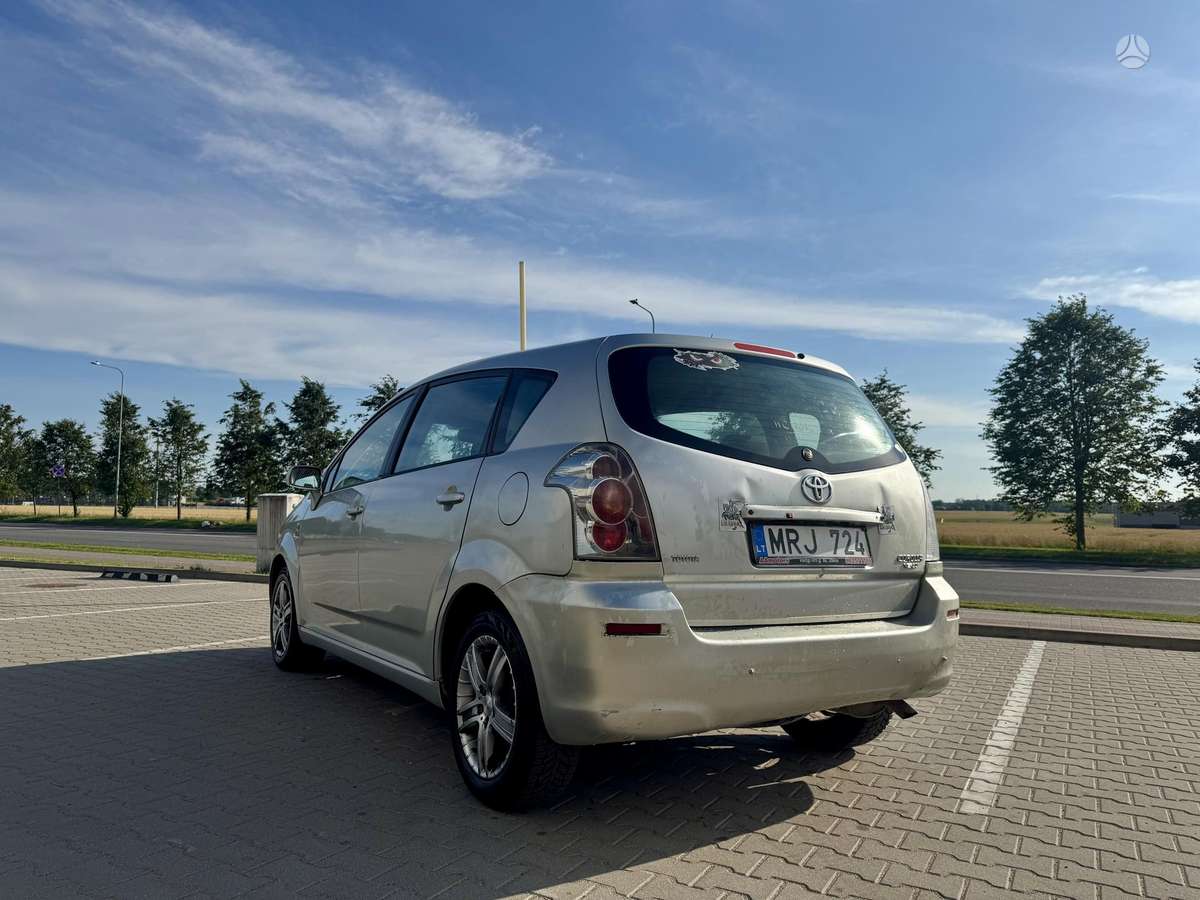 Toyota Corolla Verso - 6