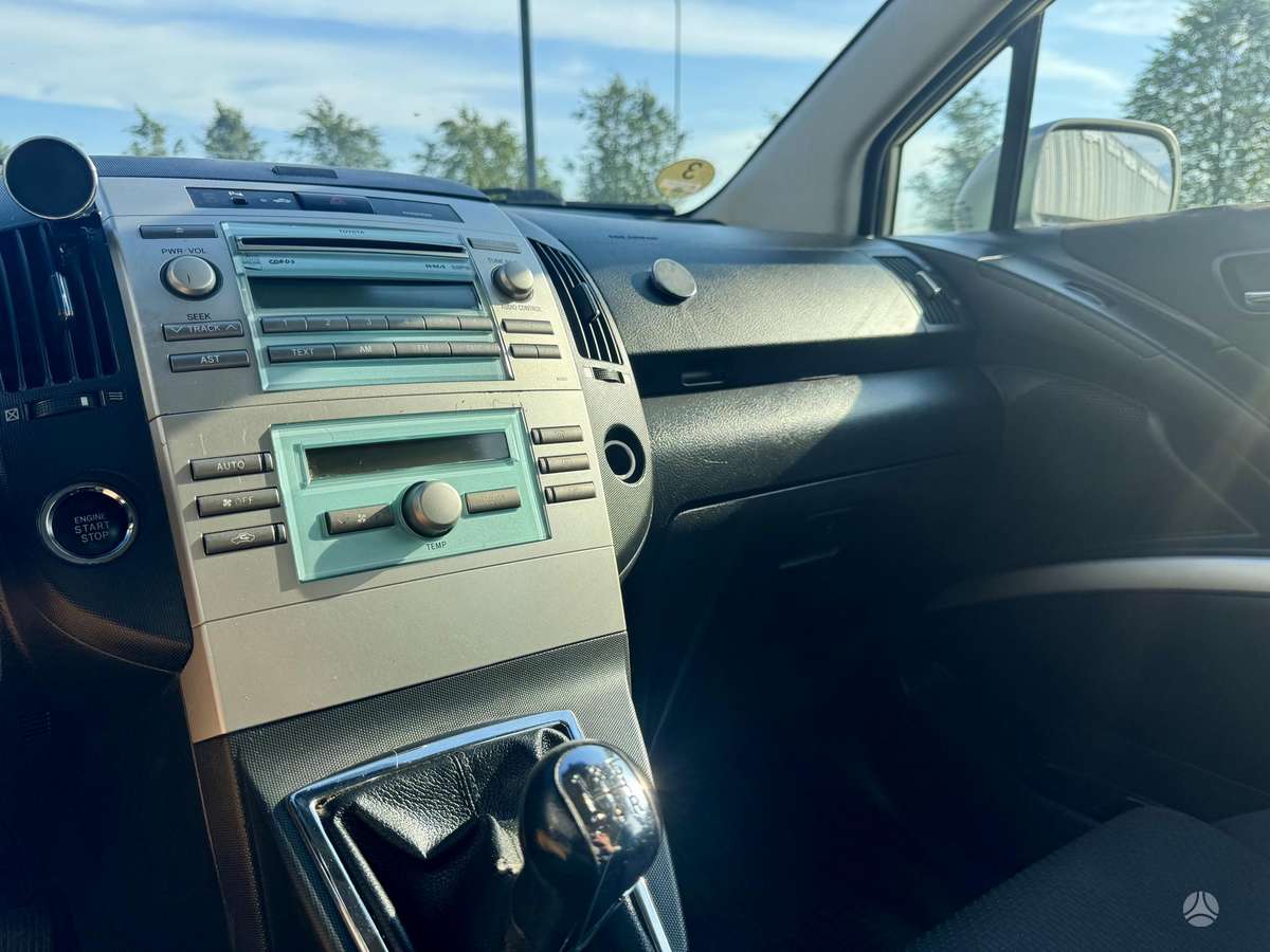 Toyota Corolla Verso - 9