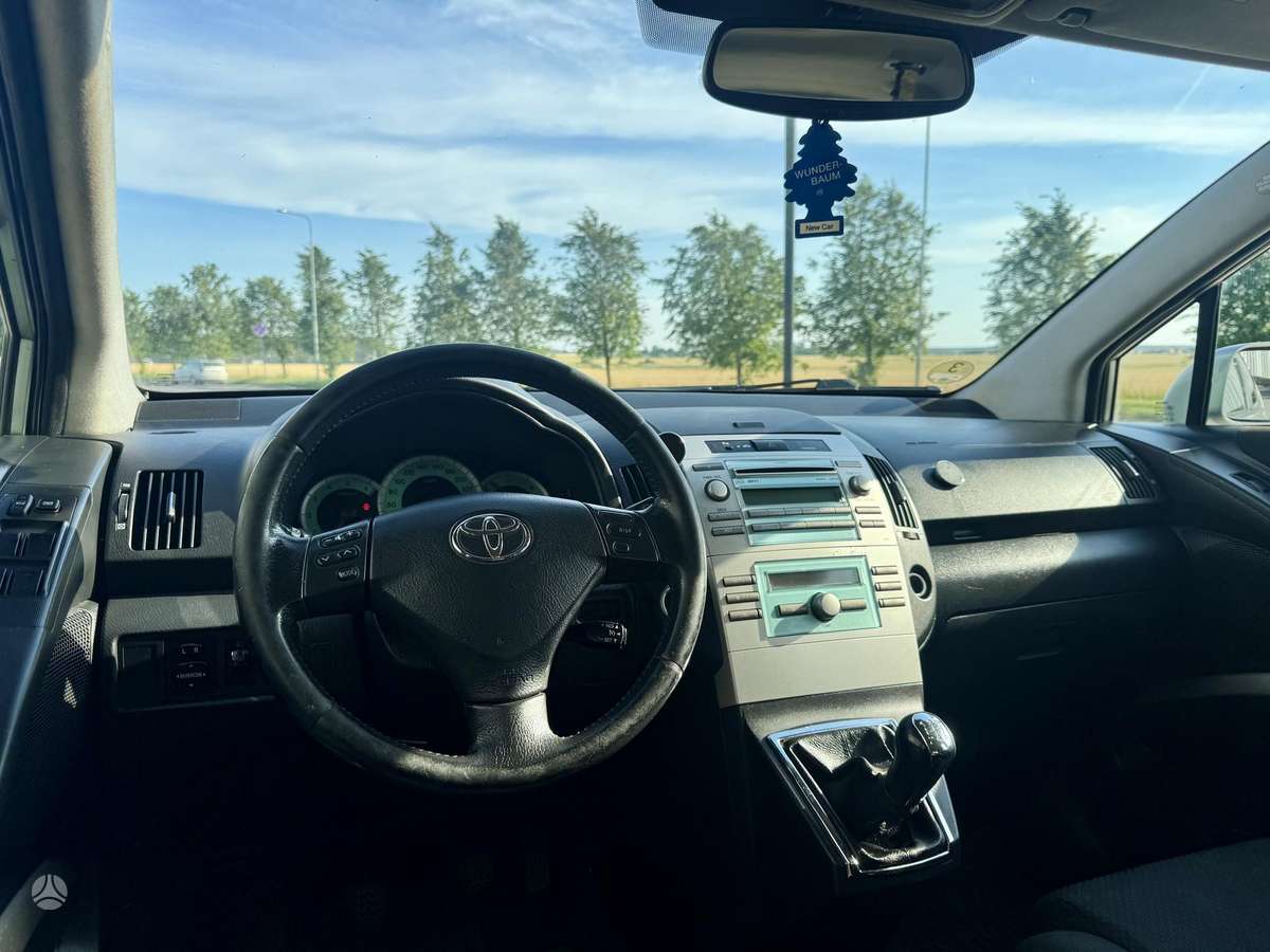 Toyota Corolla Verso - 7