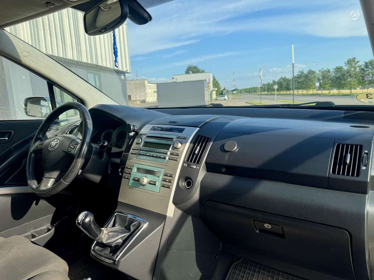 Toyota Corolla Verso - 10