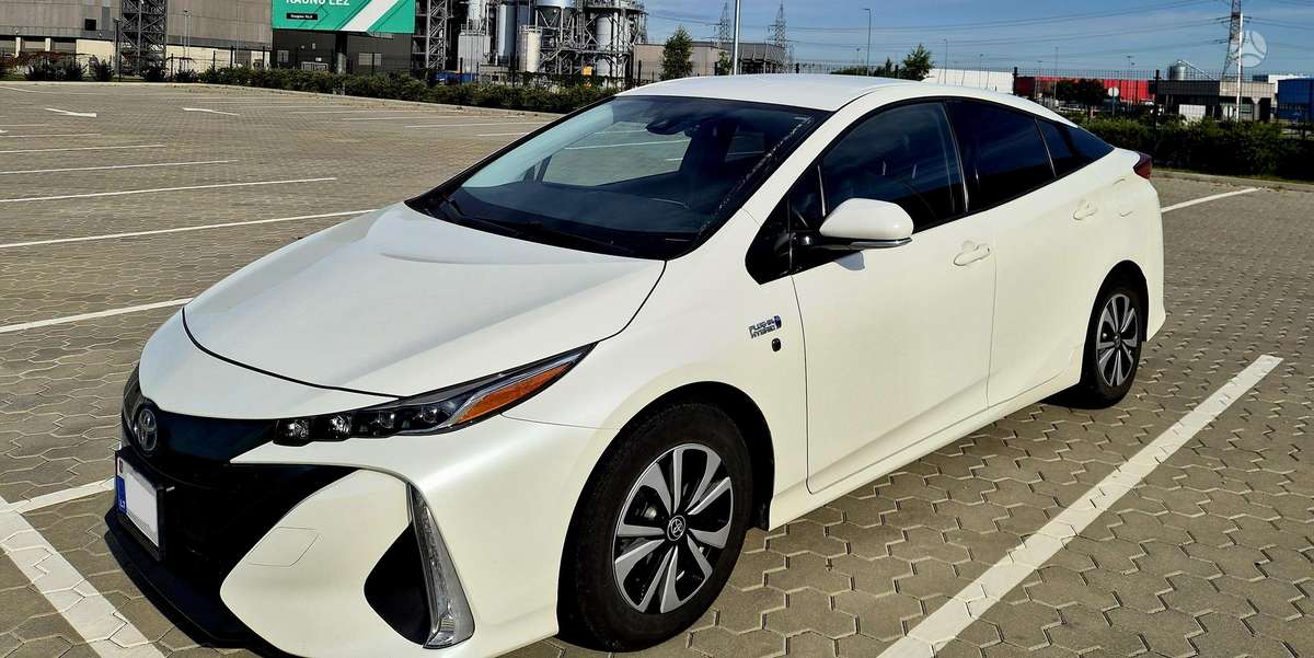 Toyota Prius Prime - 2