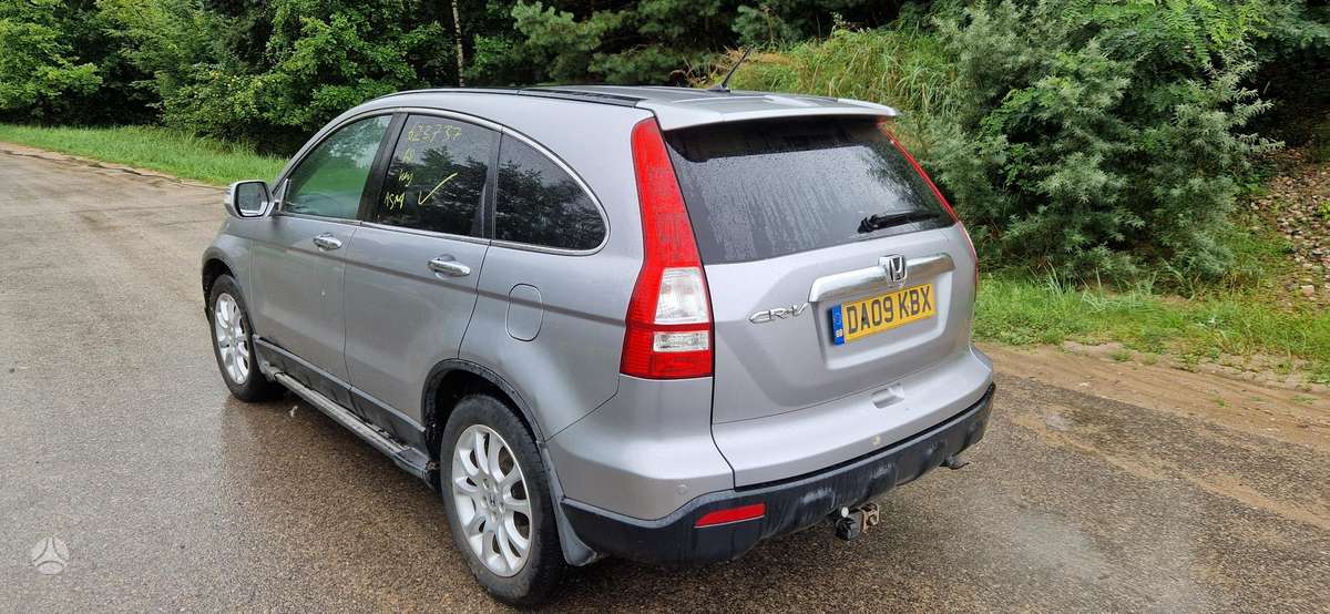 Honda CR-V dalimis