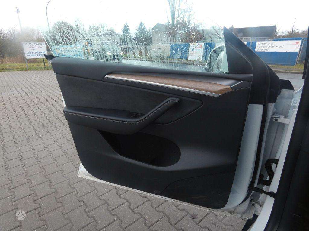 Tesla Model Y, 78 kWh, mpv / minivan