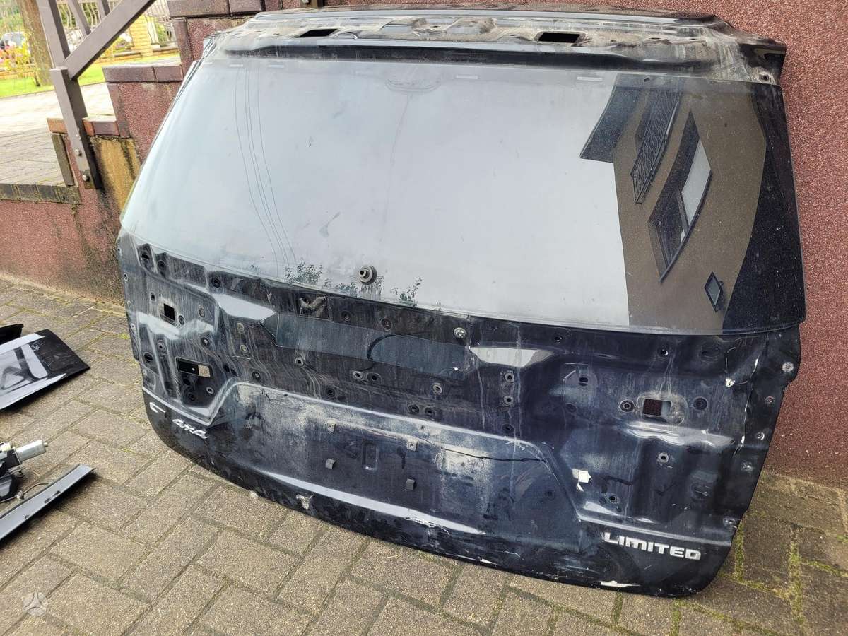 Jeep Grand Cherokee kėbulo dalys