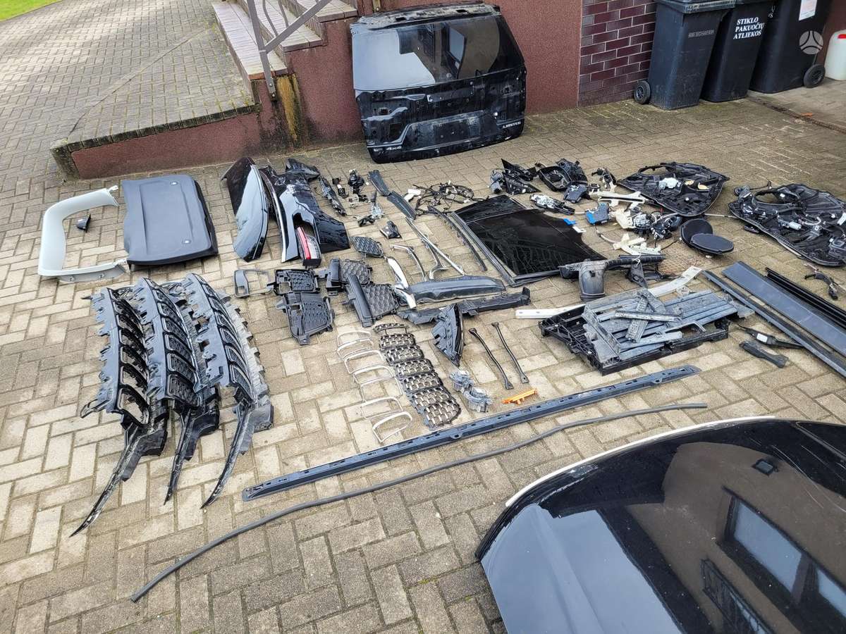 Jeep Grand Cherokee kėbulo dalys